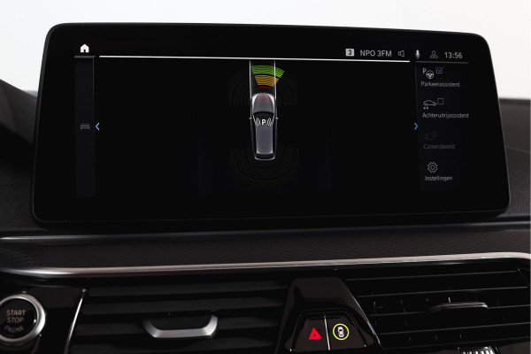 BMW 5 Serie Touring 530e Business Edition Plus | M-Sport | Shadow Line | S/K-Panodak | Laser | Head-Up | Elek. Trekhaak | Stoelverw. | Camera | NAV+App. Connect | ECC | Elek. Klep | LM 19" |