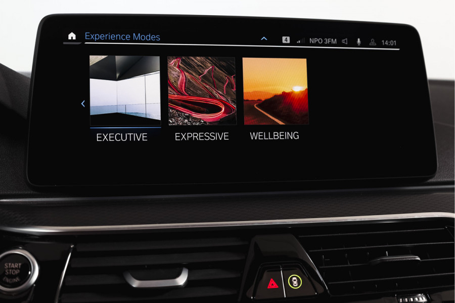 BMW 5 Serie Touring 530e Business Edition Plus | M-Sport | Shadow Line | S/K-Panodak | Laser | Head-Up | Elek. Trekhaak | Stoelverw. | Camera | NAV+App. Connect | ECC | Elek. Klep | LM 19" |