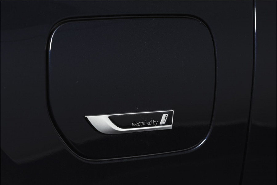 BMW 5 Serie Touring 530e Business Edition Plus | M-Sport | Shadow Line | S/K-Panodak | Laser | Head-Up | Elek. Trekhaak | Stoelverw. | Camera | NAV+App. Connect | ECC | Elek. Klep | LM 19" |