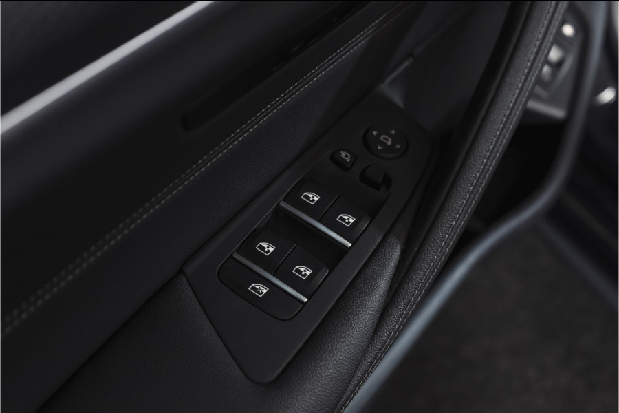 BMW 5 Serie Touring 530e Business Edition Plus | M-Sport | Shadow Line | S/K-Panodak | Laser | Head-Up | Elek. Trekhaak | Stoelverw. | Camera | NAV+App. Connect | ECC | Elek. Klep | LM 19" |