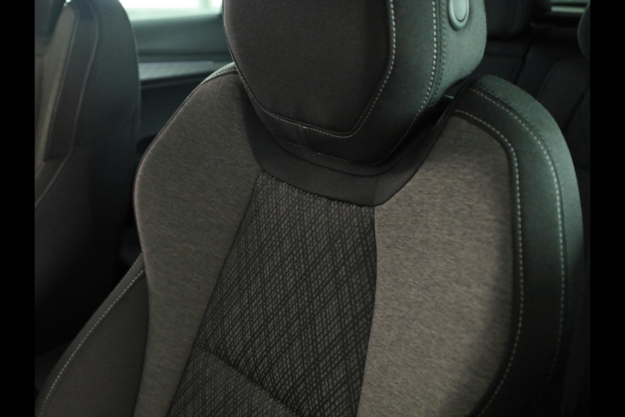 Škoda Karoq 1.5 TSI ACT Business Edition Ultimate | Trekhaak | Stoel- en stuurverwarming | Adaptive cruise control | lichtemetalen velgen 18" |