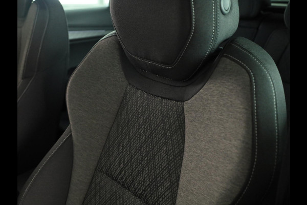Škoda Karoq 1.5 TSI ACT Business Edition Ultimate | Trekhaak | Stoel- en stuurverwarming | Adaptive cruise control | lichtemetalen velgen 18" |