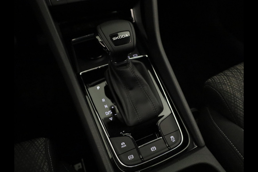 Škoda Karoq 1.5 TSI ACT Business Edition Ultimate | Trekhaak | Stoel- en stuurverwarming | Adaptive cruise control | lichtemetalen velgen 18" |