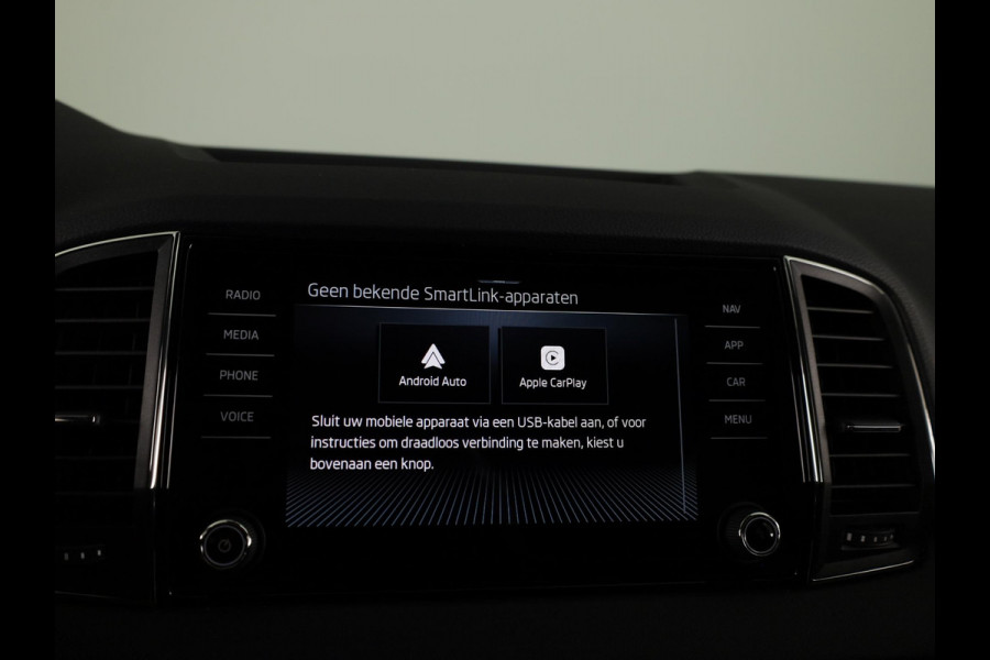 Škoda Karoq 1.5 TSI ACT Business Edition Ultimate | Trekhaak | Stoel- en stuurverwarming | Adaptive cruise control | lichtemetalen velgen 18" |