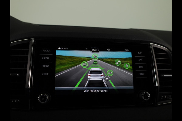 Škoda Karoq 1.5 TSI ACT Business Edition Ultimate | Trekhaak | Stoel- en stuurverwarming | Adaptive cruise control | lichtemetalen velgen 18" |
