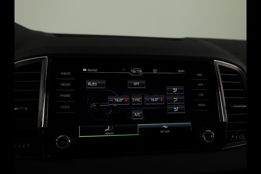 Škoda Karoq 1.5 TSI ACT Business Edition Ultimate | Trekhaak | Stoel- en stuurverwarming | Adaptive cruise control | lichtemetalen velgen 18" |