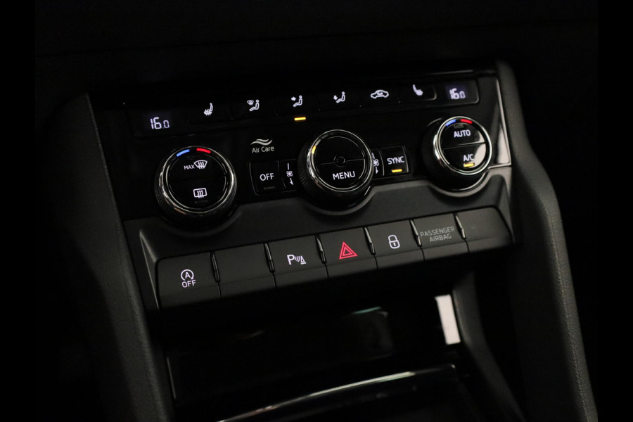 Škoda Karoq 1.5 TSI ACT Business Edition Ultimate | Trekhaak | Stoel- en stuurverwarming | Adaptive cruise control | lichtemetalen velgen 18" |