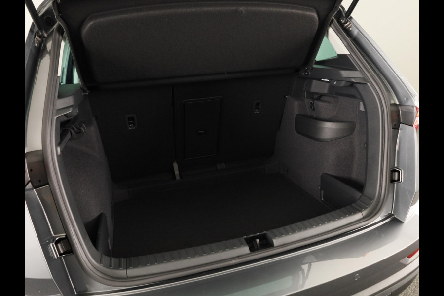 Škoda Karoq 1.5 TSI ACT Business Edition Ultimate | Trekhaak | Stoel- en stuurverwarming | Adaptive cruise control | lichtemetalen velgen 18" |