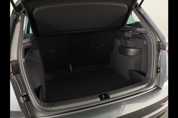 Škoda Karoq 1.5 TSI ACT Business Edition Ultimate | Trekhaak | Stoel- en stuurverwarming | Adaptive cruise control | lichtemetalen velgen 18" |