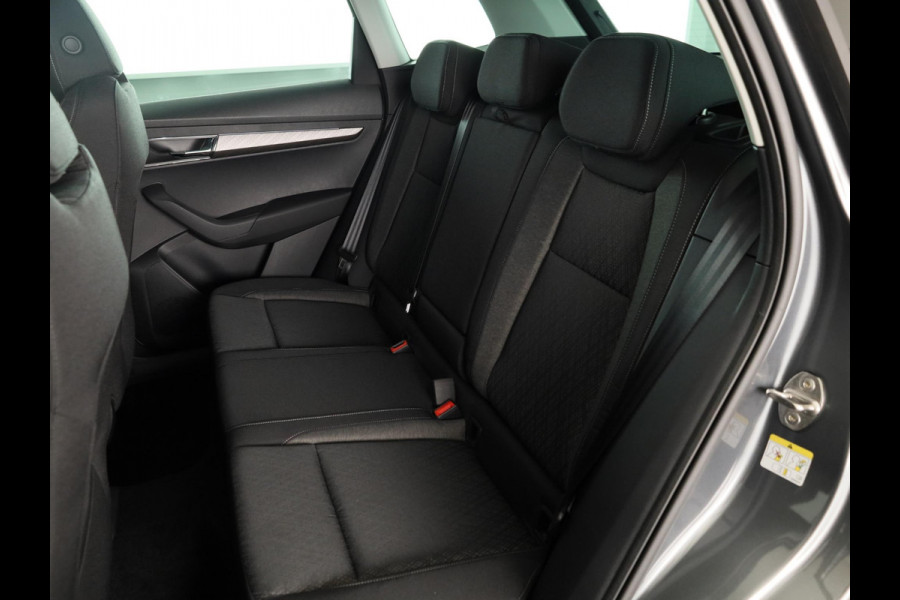 Škoda Karoq 1.5 TSI ACT Business Edition Ultimate | Trekhaak | Stoel- en stuurverwarming | Adaptive cruise control | lichtemetalen velgen 18" |