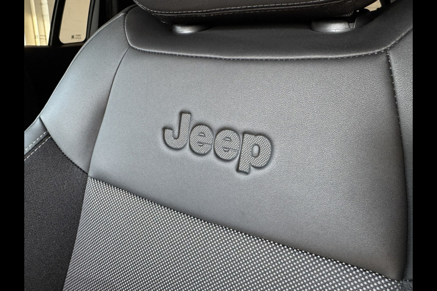 Jeep Avenger Summit 54 kWh Clima Camera Carplay Adaptive Cruise PDC voor en achter Half Leder