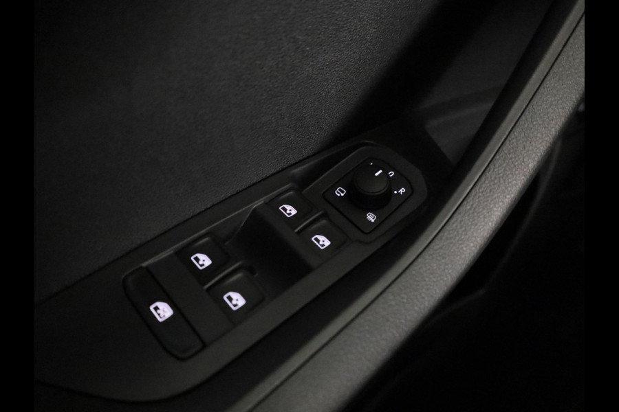 Škoda Karoq 1.5 TSI ACT Business Edition Ultimate Travel assist pakket | Virtual Pedal | Winterpakket | Trekhaak |