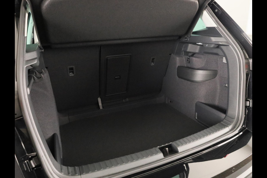 Škoda Karoq 1.5 TSI ACT Business Edition Ultimate Travel assist pakket | Virtual Pedal | Winterpakket | Trekhaak |