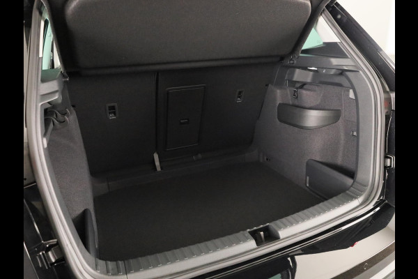 Škoda Karoq 1.5 TSI ACT Business Edition Ultimate Travel assist pakket | Virtual Pedal | Winterpakket | Trekhaak |