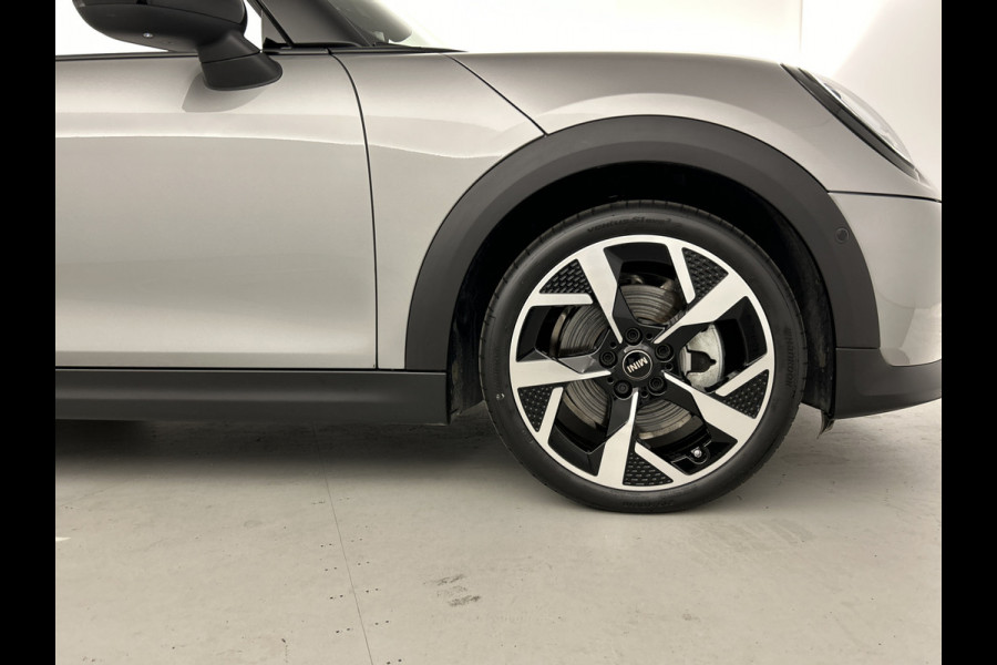 MINI Cabrio 2.0 164 PK Cooper Favoured Sportstoel/Head-Up Display/18'LMV