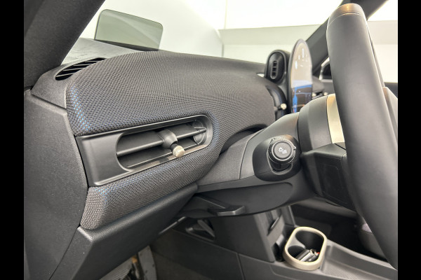 MINI Cabrio 2.0 164 PK Cooper Favoured Sportstoel/Head-Up Display/18'LMV