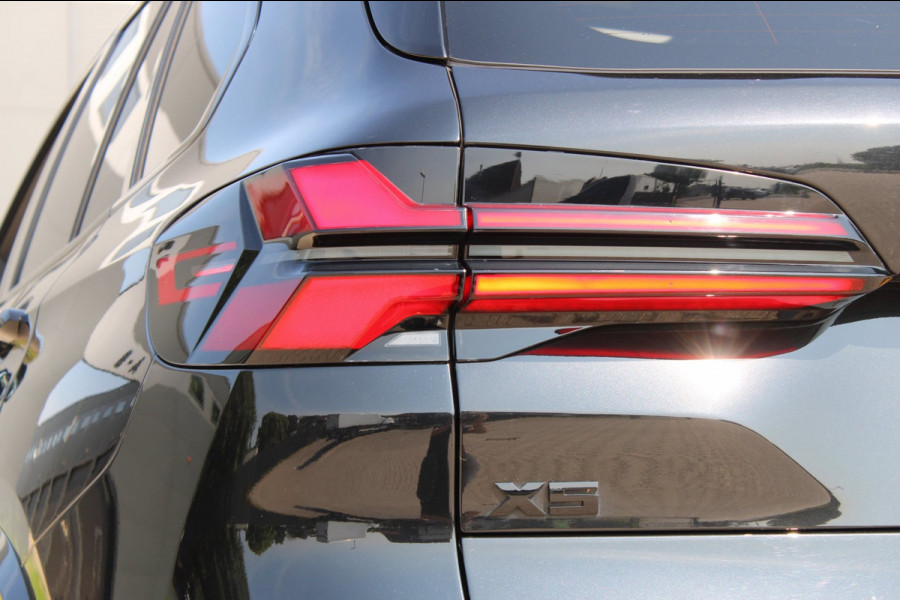 BMW X5 XDrive45e High Executive M Sport 4WielSturing Luchtvering HUD H&K 22INCH