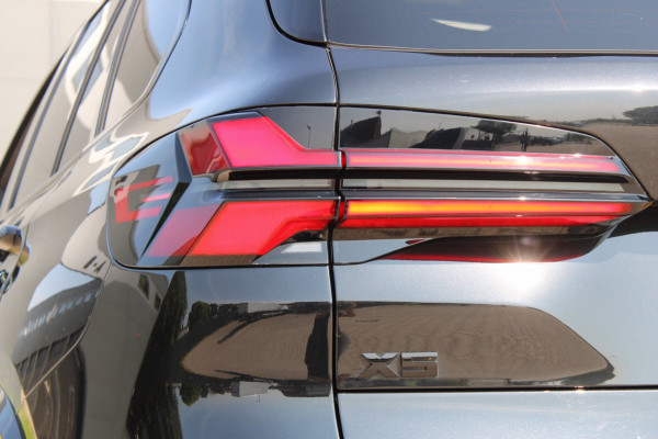 BMW X5 XDrive45e High Executive M Sport 4WielSturing Luchtvering HUD H&K 22INCH