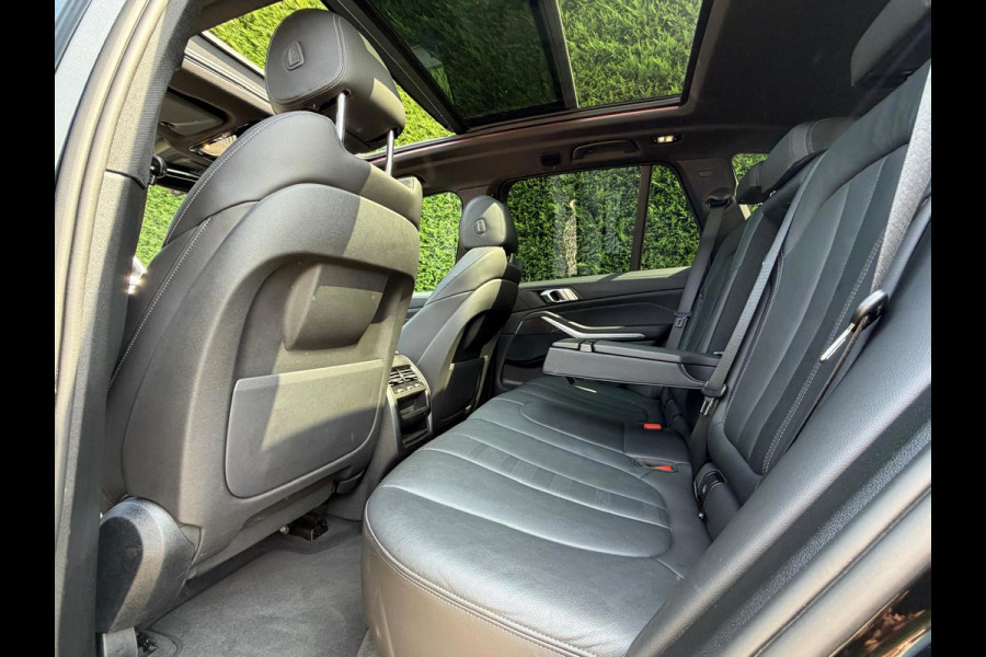 BMW X5 XDrive45e High Executive M Sport 4WielSturing Luchtvering HUD H&K 22INCH