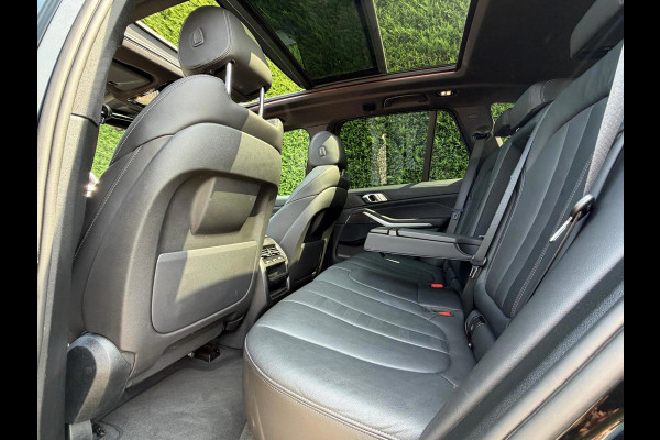 BMW X5 XDrive45e High Executive M Sport 4WielSturing Luchtvering HUD H&K 22INCH