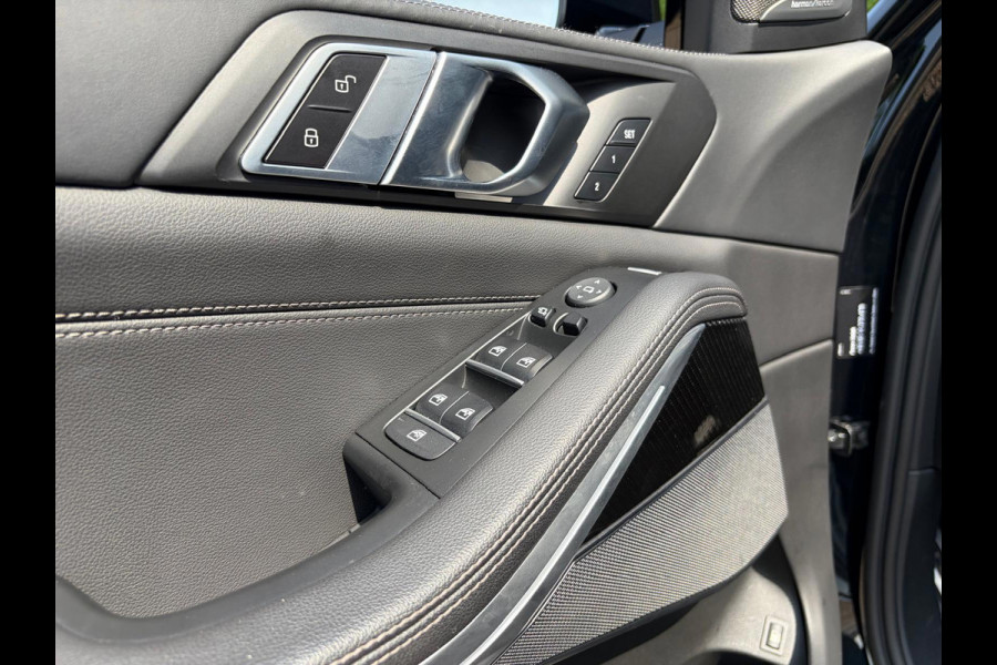 BMW X5 XDrive45e High Executive M Sport 4WielSturing Luchtvering HUD H&K 22INCH