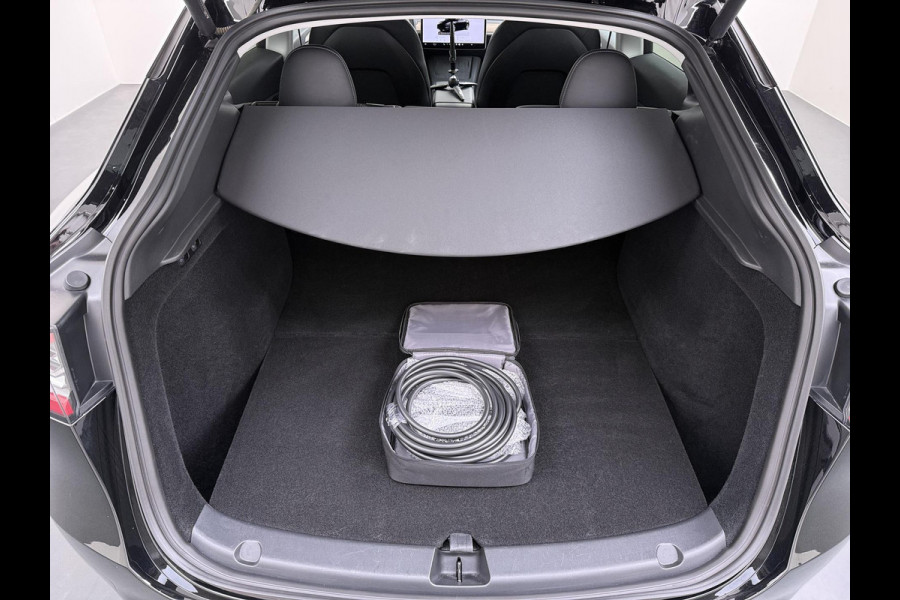 Tesla Model Y Long Range AWD 75 kWh SOH 95% | UNIEKE KM-STAND 37.000 KM | HW3/FSD3 | TESLA FABRIEKSGARANTIE T/M 04-2028 OF 80.000 KM | GARANTIE OP HOOGVOLTACCU & AANDRIJFLIJN T/M 04-2032 OF 192.000 KM |