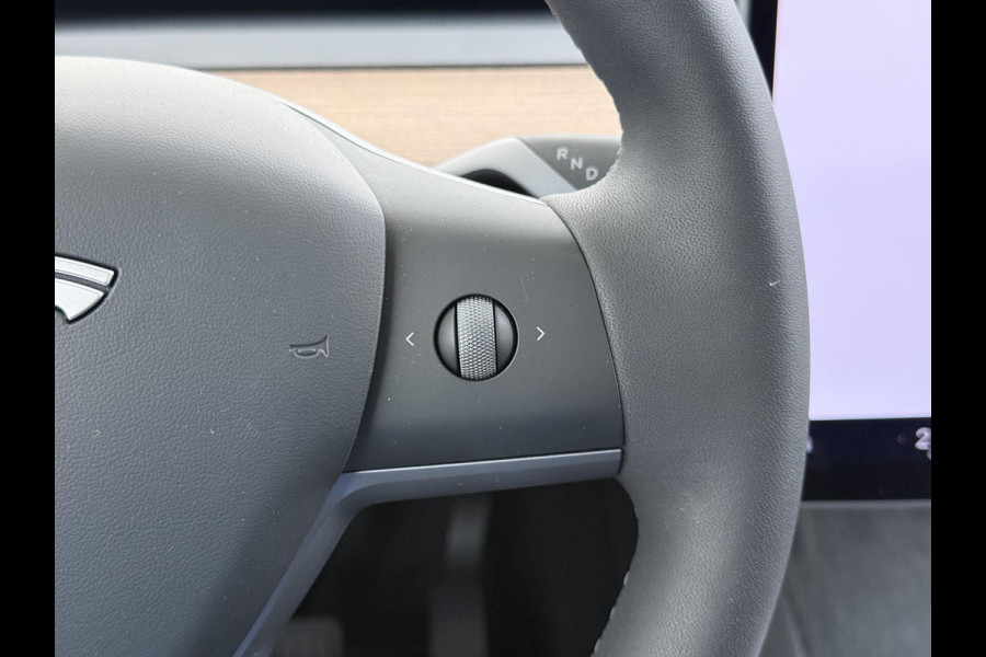 Tesla Model Y Long Range AWD 75 kWh SOH 95% | UNIEKE KM-STAND 37.000 KM | HW3/FSD3 | TESLA FABRIEKSGARANTIE T/M 04-2028 OF 80.000 KM | GARANTIE OP HOOGVOLTACCU & AANDRIJFLIJN T/M 04-2032 OF 192.000 KM |