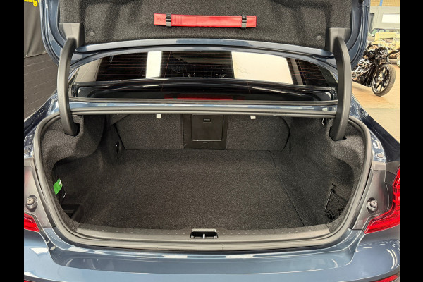 Volvo S60 2.0 B4 Mild Hybrid Inscription | Memory | Camera | Leder | Stoelverwarming | Trekhaak | NAP | NL Auto | BTW