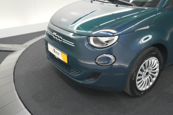 Fiat 500 Urban 42 kWh | 96,9% SOH | 3 Fase Laadfunctie | Camera | Apple Carplay | Parkeersensoren