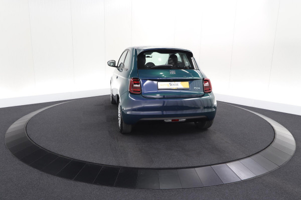 Fiat 500 Urban 42 kWh | 96,9% SOH | 3 Fase Laadfunctie | Camera | Apple Carplay | Parkeersensoren