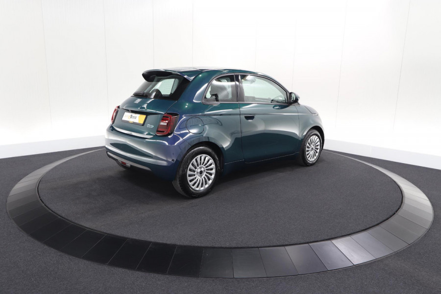 Fiat 500 Urban 42 kWh | 96,9% SOH | 3 Fase Laadfunctie | Camera | Apple Carplay | Parkeersensoren