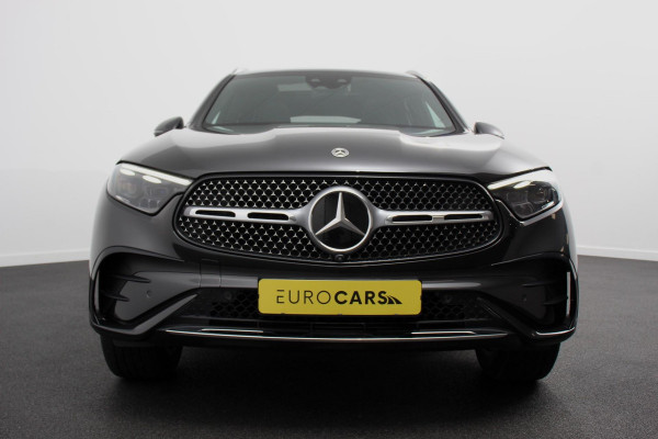Mercedes-Benz GLC 400e 4MATIC AMG Line PHEV  Navigatie Panorama dak Lederen bekleding Camera Electrisch bedienbare achterklep Trekhaak Adaptive cruise control