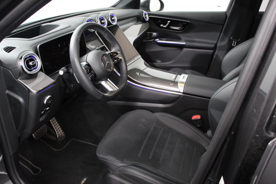 Mercedes-Benz GLC 400e 4MATIC AMG Line PHEV  Navigatie Panorama dak Lederen bekleding Camera Electrisch bedienbare achterklep Trekhaak Adaptive cruise control
