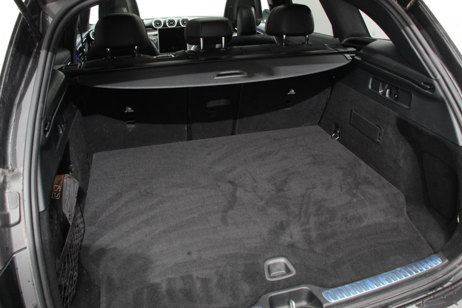 Mercedes-Benz GLC 400e 4MATIC AMG Line PHEV  Navigatie Panorama dak Lederen bekleding Camera Electrisch bedienbare achterklep Trekhaak Adaptive cruise control