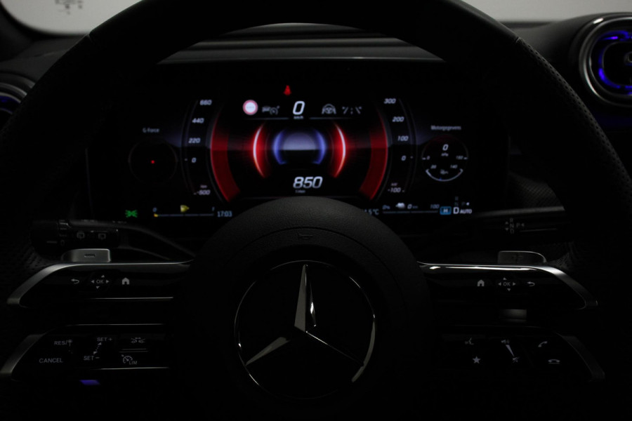 Mercedes-Benz GLC 400e 4MATIC AMG Line PHEV  Navigatie Panorama dak Lederen bekleding Camera Electrisch bedienbare achterklep Trekhaak Adaptive cruise control