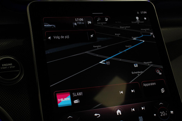 Mercedes-Benz GLC 400e 4MATIC AMG Line PHEV  Navigatie Panorama dak Lederen bekleding Camera Electrisch bedienbare achterklep Trekhaak Adaptive cruise control