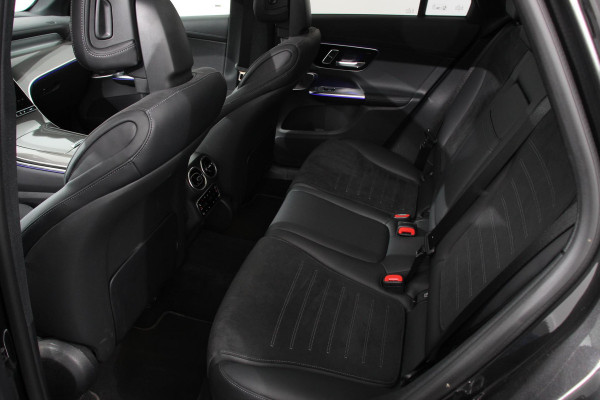 Mercedes-Benz GLC 400e 4MATIC AMG Line PHEV  Navigatie Panorama dak Lederen bekleding Camera Electrisch bedienbare achterklep Trekhaak Adaptive cruise control