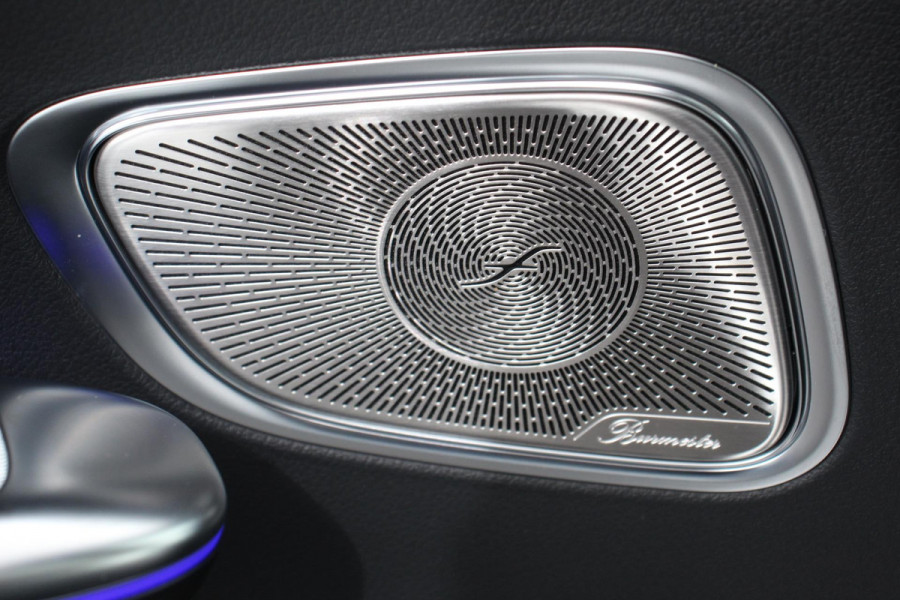 Mercedes-Benz GLC 400e 4MATIC AMG Line PHEV  Navigatie Panorama dak Lederen bekleding Camera Electrisch bedienbare achterklep Trekhaak Adaptive cruise control