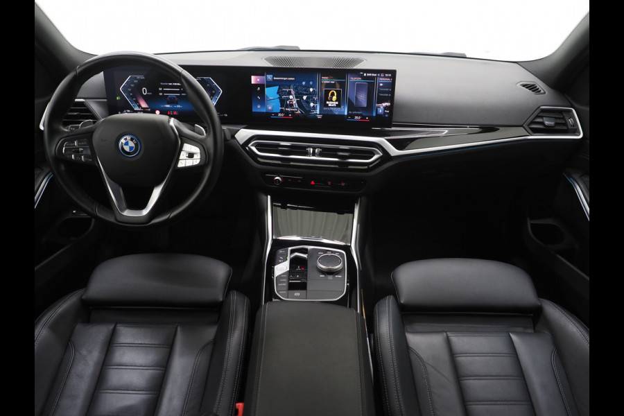 BMW 3 Serie Touring 320e LCI | Sportstoelen | Leder | Sfeerlicht | Dodehoek | Cruise | Stoelverwarming | Carplay