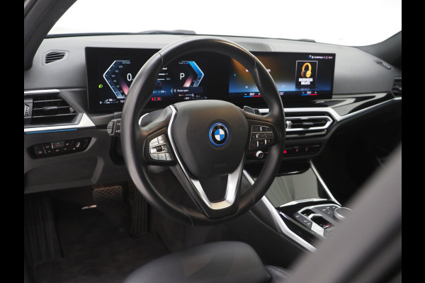 BMW 3 Serie Touring 320e LCI | Sportstoelen | Leder | Sfeerlicht | Dodehoek | Cruise | Stoelverwarming | Carplay