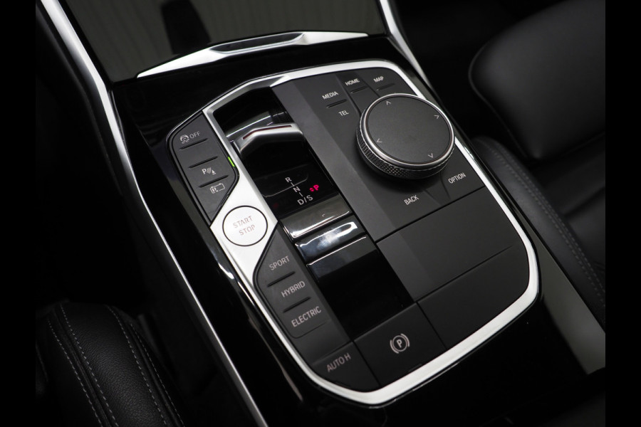 BMW 3 Serie Touring 320e LCI | Sportstoelen | Leder | Sfeerlicht | Dodehoek | Cruise | Stoelverwarming | Carplay
