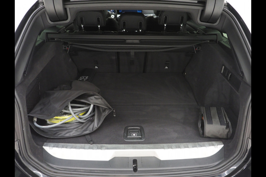 BMW 3 Serie Touring 320e LCI | Sportstoelen | Leder | Sfeerlicht | Dodehoek | Cruise | Stoelverwarming | Carplay