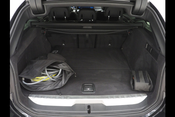 BMW 3 Serie Touring 320e LCI | Sportstoelen | Leder | Sfeerlicht | Dodehoek | Cruise | Stoelverwarming | Carplay