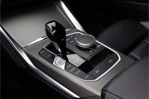 BMW 4 Serie M440i xDrive High Executive **Elektr.Sportleder/Camera/19Inch**