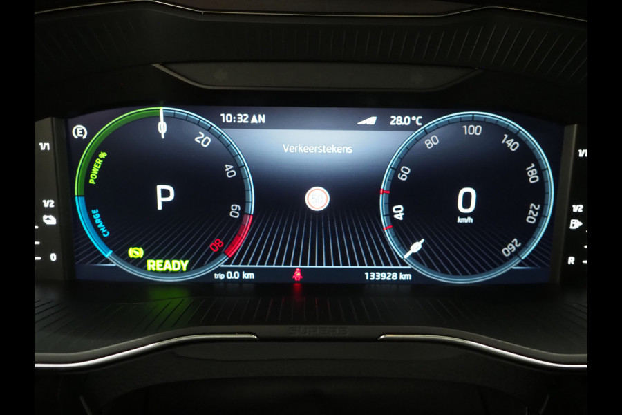 Škoda Superb Combi 1.4 TSI iV Laurin & Klement | Panoramadak | Leder | Massage | Canton | Camera | Keyless | Memory | Carplay