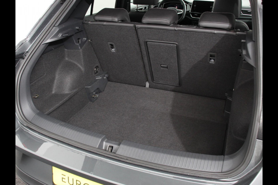 Volkswagen T-Roc 1.5 TSI 150pk Automaat R-Line Plus Navigatie Apple Carplay/Android Auto Camera Parkeersensoren Adaptive Cruise Control Stoelverwarming Virtual Cockpit Elektrische achterklep Getinte ramen Climate Control