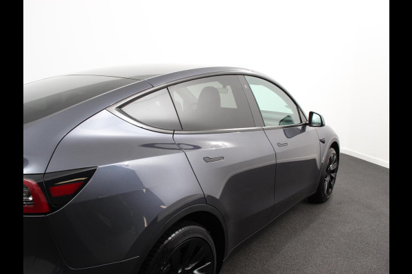 Tesla Model Y RWD 58 kWh Panorama dak 20" Wheels PDC VA 360 Camera Full LED Leder Autopilot