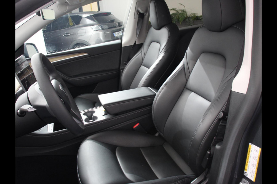 Tesla Model Y RWD 58 kWh Panorama dak 20" Wheels PDC VA 360 Camera Full LED Leder Autopilot