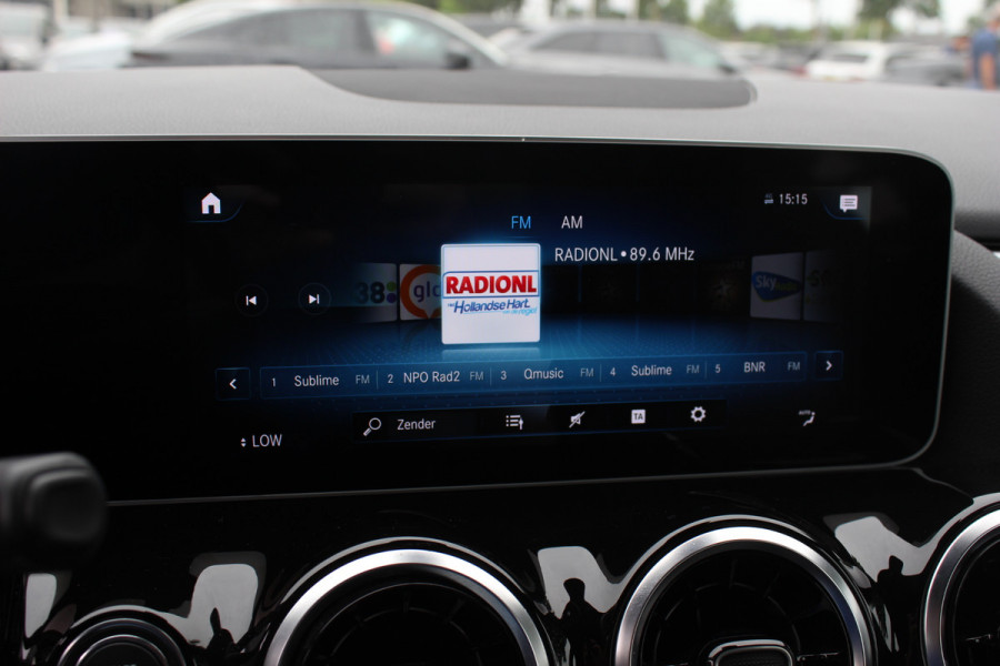 Mercedes-Benz B-Klasse 180 Business Solution / Camera / CarPlay / Half leder / 16'' / Cruise Control