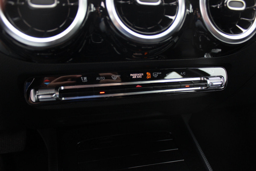 Mercedes-Benz B-Klasse 180 Business Solution / Camera / CarPlay / Half leder / 16'' / Cruise Control